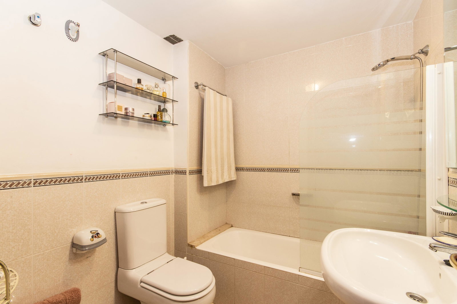 Schönes Erdgeschoss Appartement mit Pool in Portixol Molinar