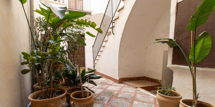 Spacious flat to renovate in Palma Old Town