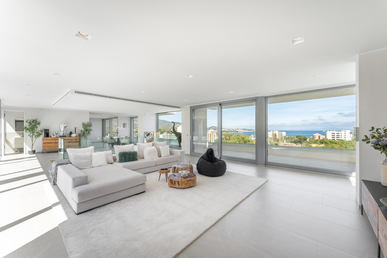 Wunderschöne Villa mit Pool und Meerblick in Palmanova