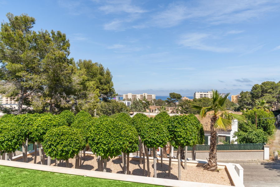 Wunderschöne Villa mit Pool und Meerblick in Palmanova