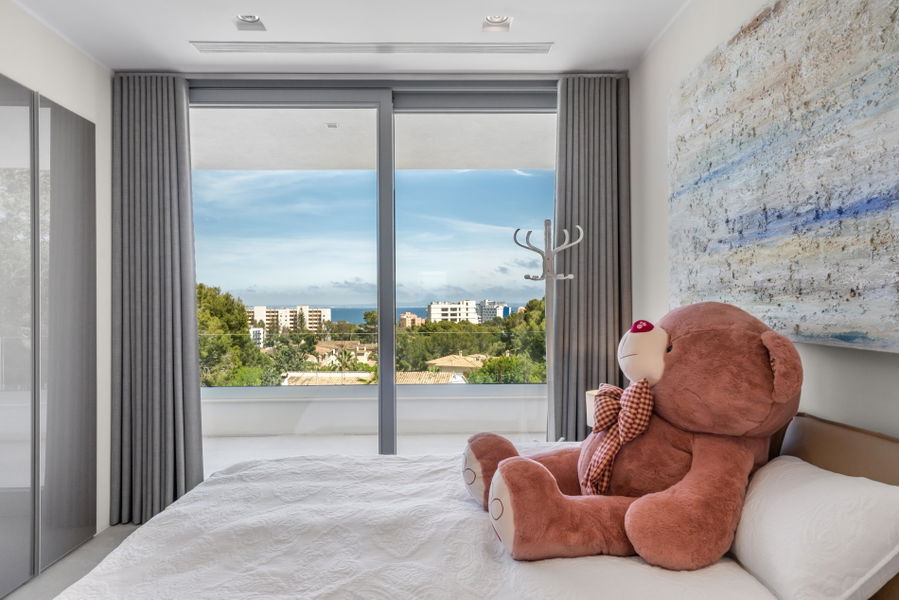 Wunderschöne Villa mit Pool und Meerblick in Palmanova