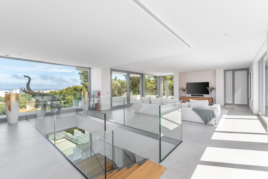 Wunderschöne Villa mit Pool und Meerblick in Palmanova