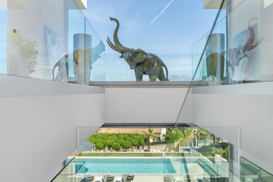 Wunderschöne Villa mit Pool und Meerblick in Palmanova