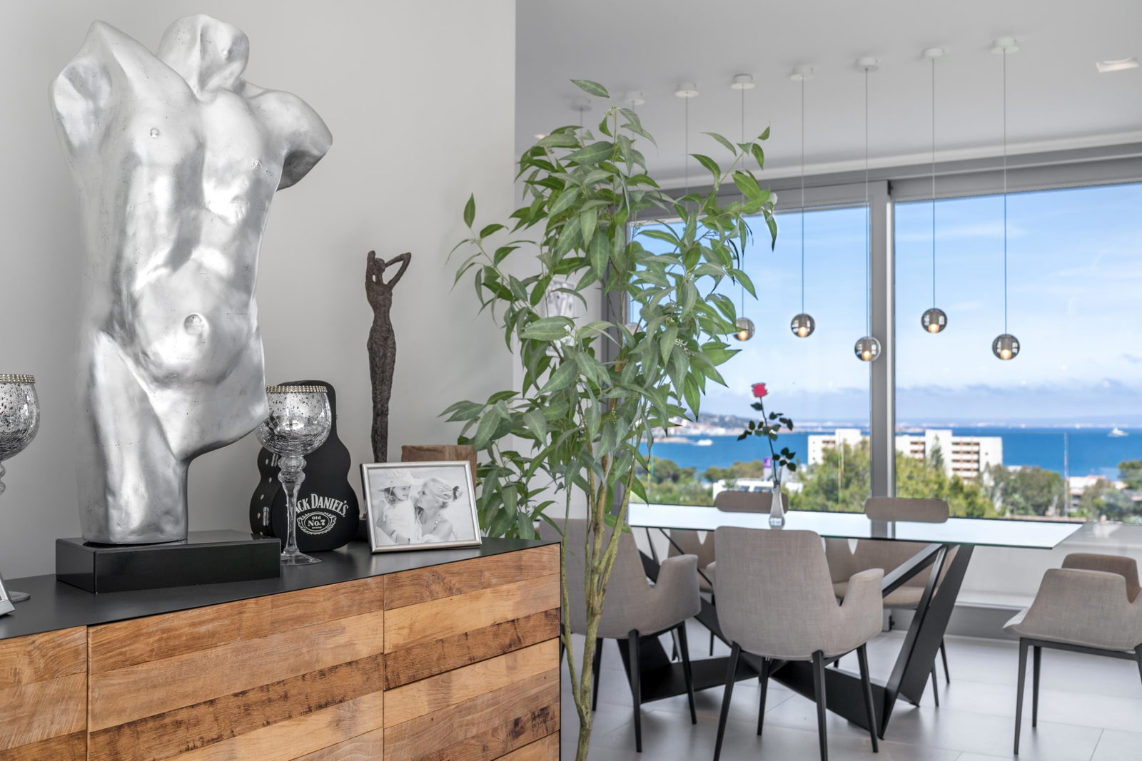 Wunderschöne Villa mit Pool und Meerblick in Palmanova