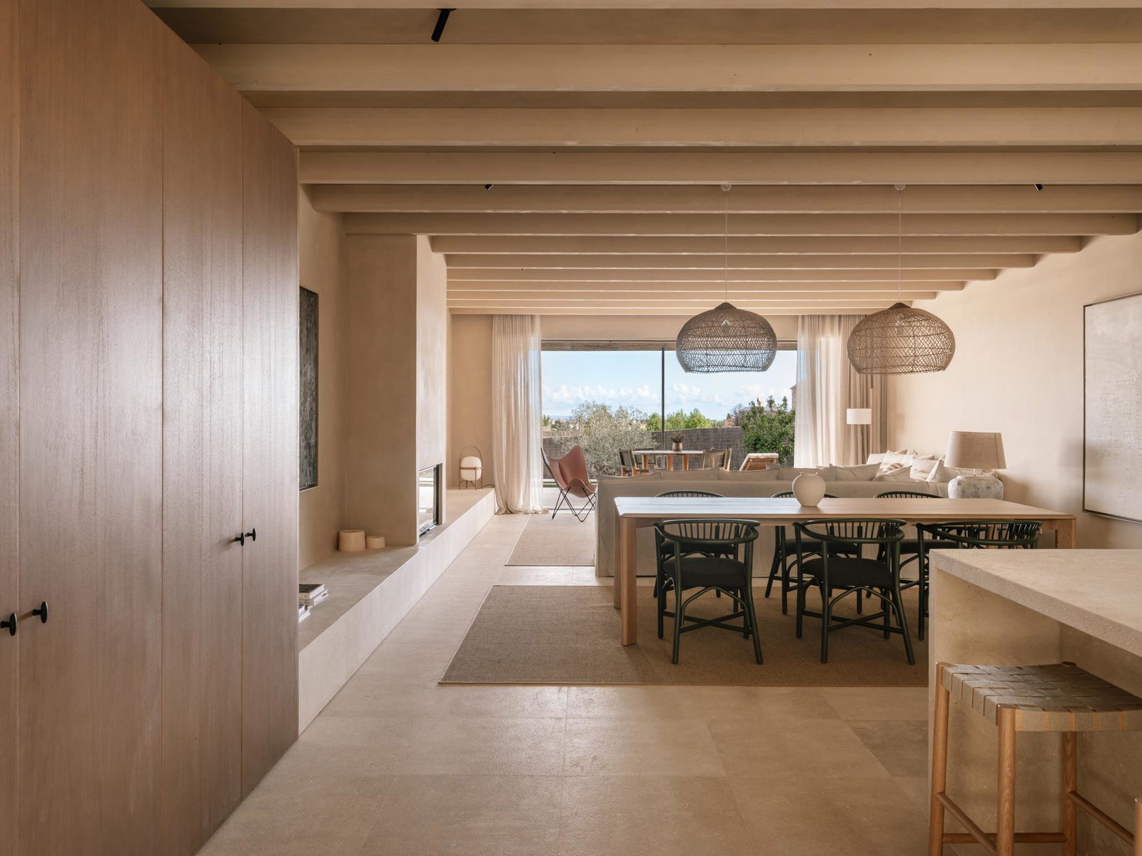 Extraordinary new development villa with garden and pool in Establiments