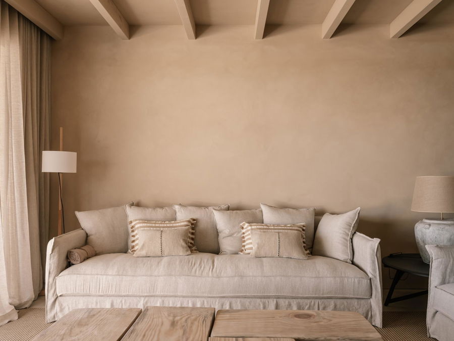 Extraordinary new development villa with garden and pool in Establiments