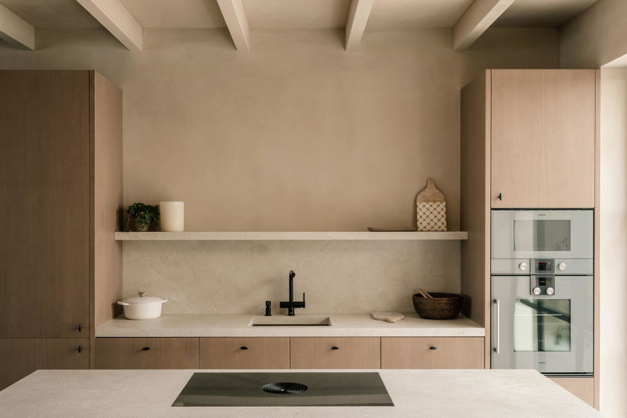 Extraordinary new development villa with garden and pool in Establiments