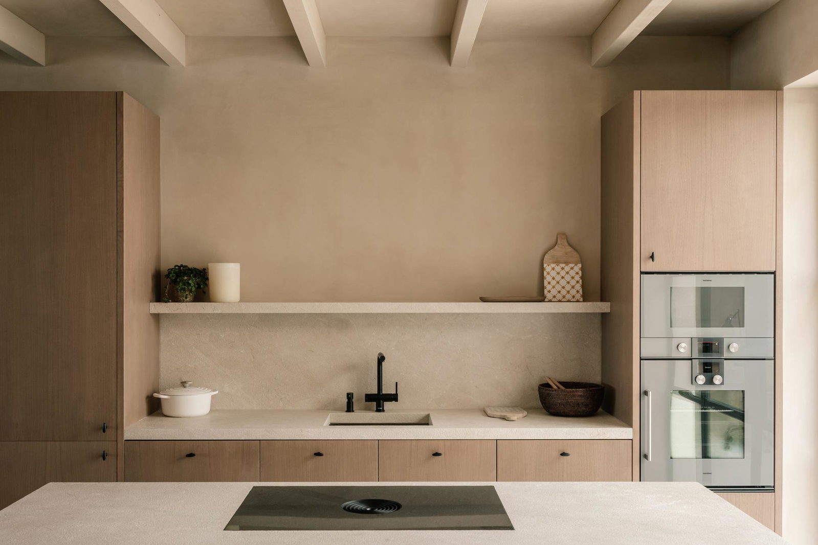 Extraordinary new development villa with garden and pool in Establiments