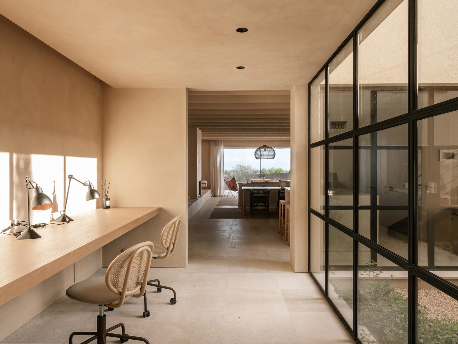 Extraordinary new development villa with garden and pool in Establiments