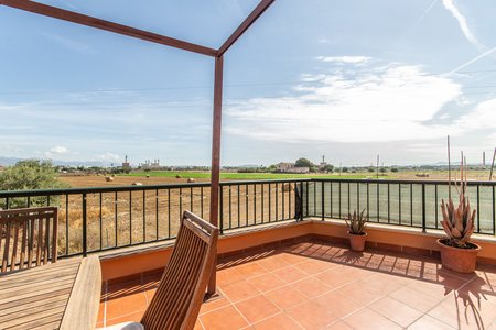 Helles Appartement mit grosser Terrasse in Meeresnähe in Molinar