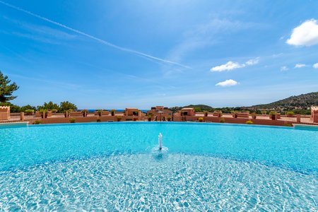 Exceptional apartment in Bendinat with stunning sea views