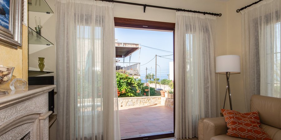 Summer house with terraces near the sea in Can Pastilla