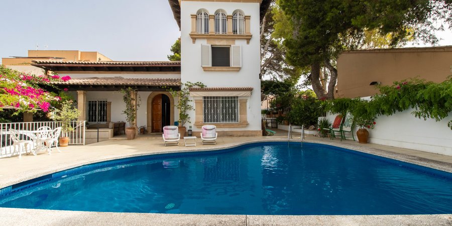 Lovely house with pool close to the beach in Can Pastilla