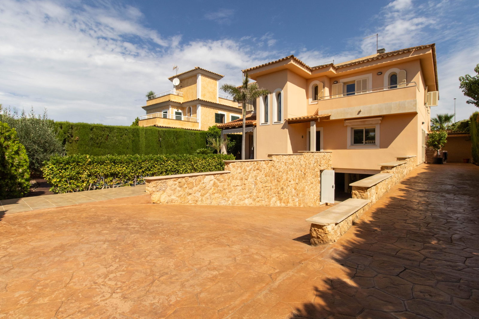 Schönes Haus mit Garten, Terrassen und Pool in Puig de Ros