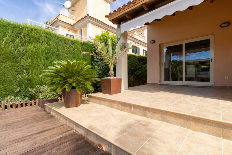Schönes Haus mit Garten, Terrassen und Pool in Puig de Ros