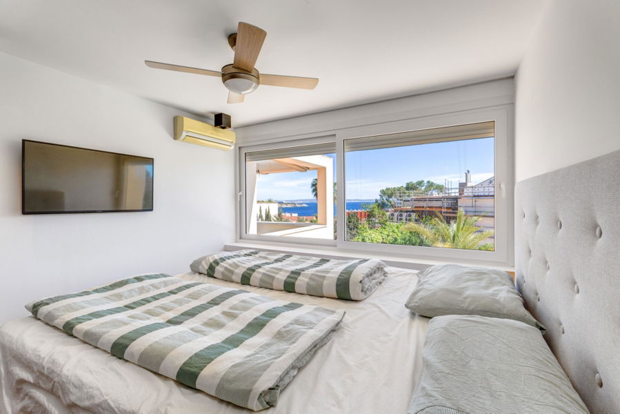 Fantastische Wohnung mit Meerblick und Garten in Cas Catalá