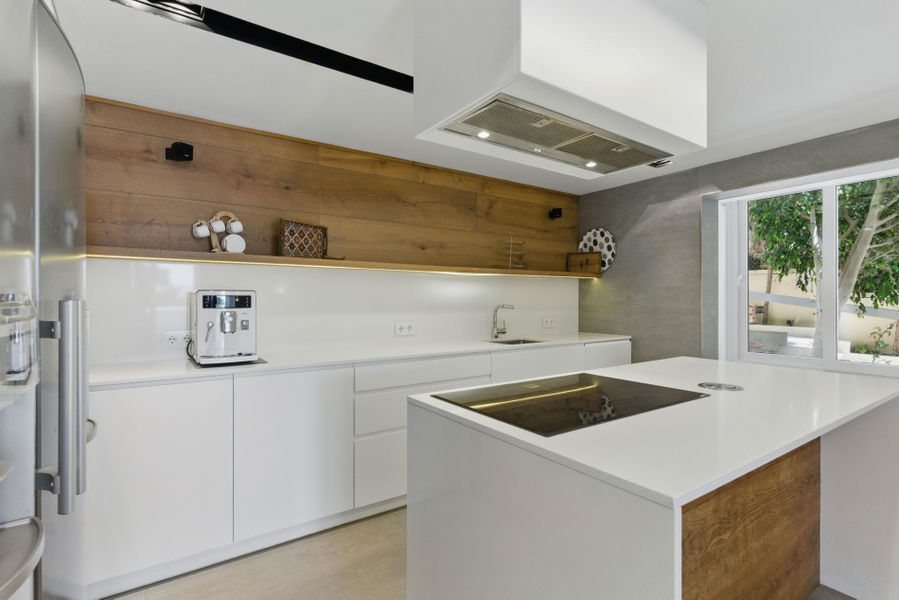 Fantastische Wohnung mit Meerblick und Garten in Cas Catalá