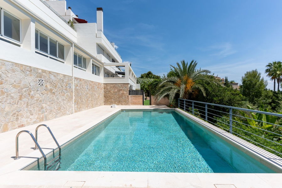 Fantastische Wohnung mit Meerblick und Garten in Cas Catalá