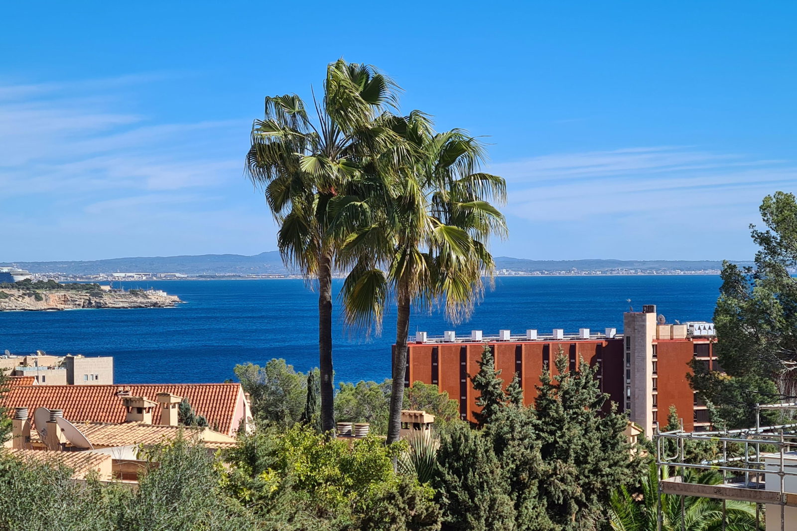 Fantastische Wohnung mit Meerblick und Garten in Cas Catalá