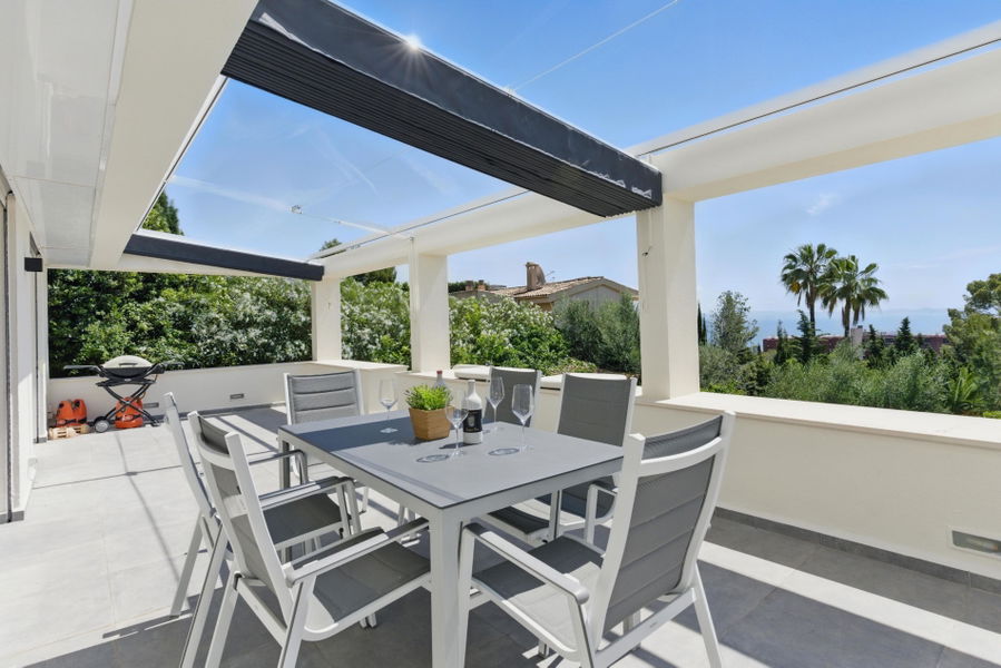 Fantastische Wohnung mit Meerblick und Garten in Cas Catalá