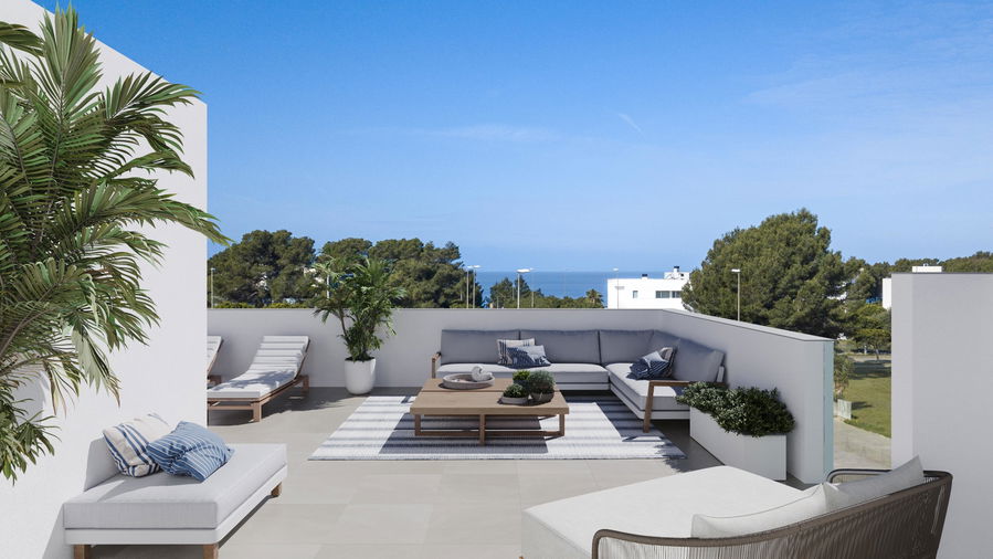 Casa pareada de obra nueva con azotea y piscina privada en Maioris