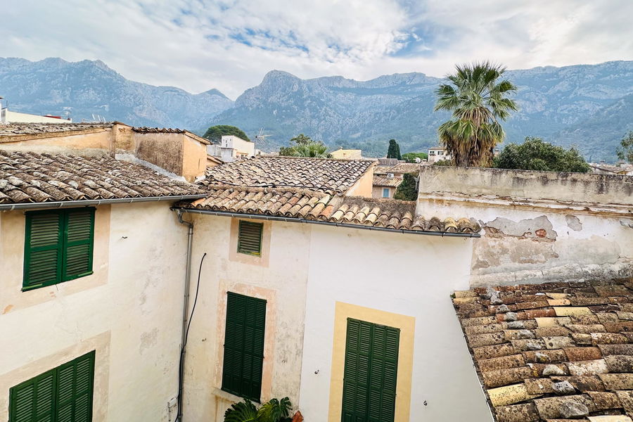Encantadora casa del año 1758 con jardín y gran potencial para renovar en Sóller
