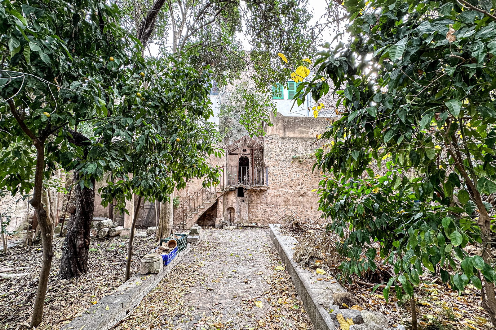 Encantadora casa del año 1758 con jardín y gran potencial para renovar en Sóller