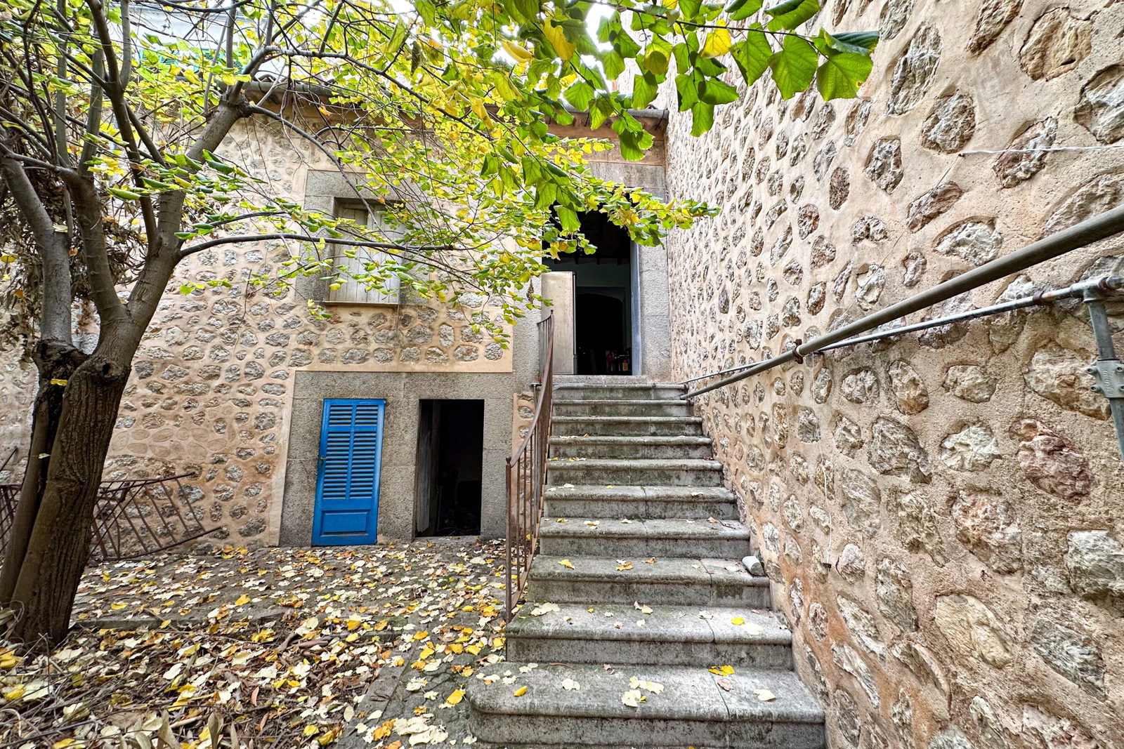 Encantadora casa del año 1758 con jardín y gran potencial para renovar en Sóller