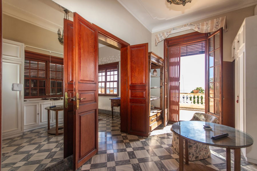 Impresionante casa mallorquina en Calanova con espectaculares vistas al mar