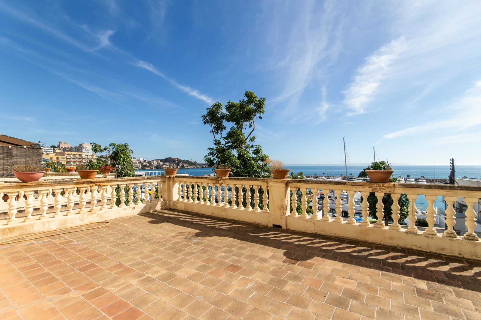 Impresionante casa mallorquina en Calanova con espectaculares vistas al mar