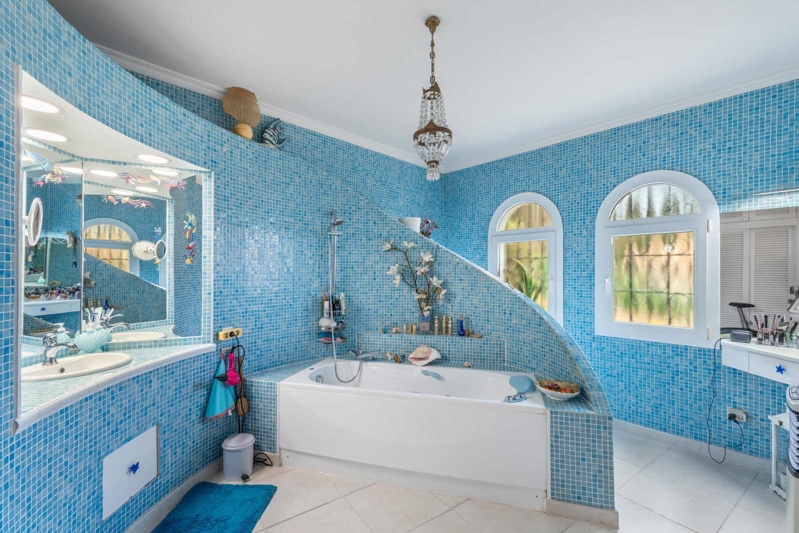 Vacker villa med trädgård och pool i Santa Ponsa