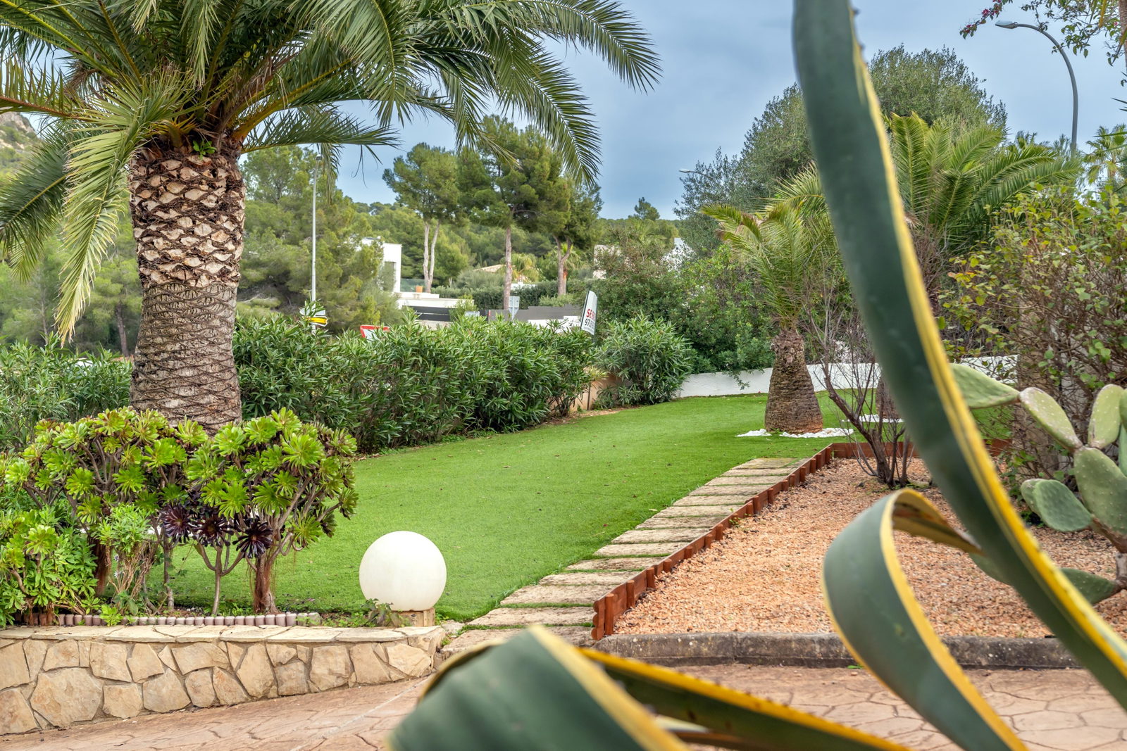 Vacker villa med trädgård och pool i Santa Ponsa
