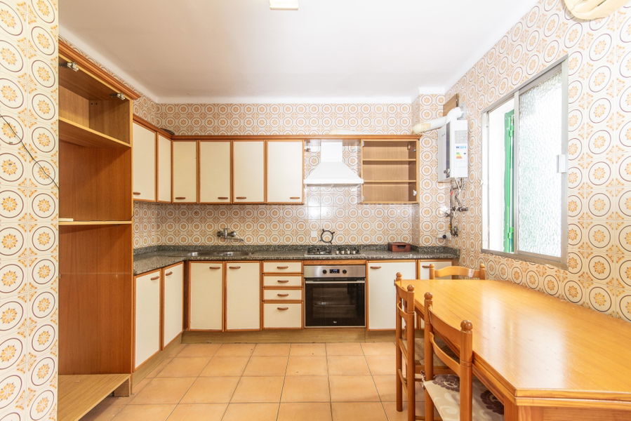 Ground floor apartment with patio in central location in Santa Catalina