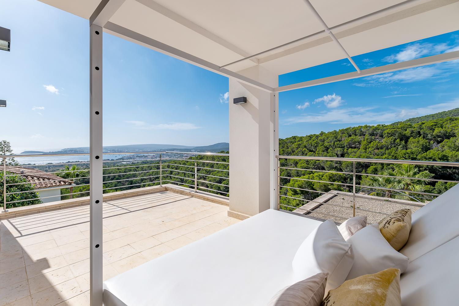 Spectacular villa with pool and sea views in Costa d'en Blanes
