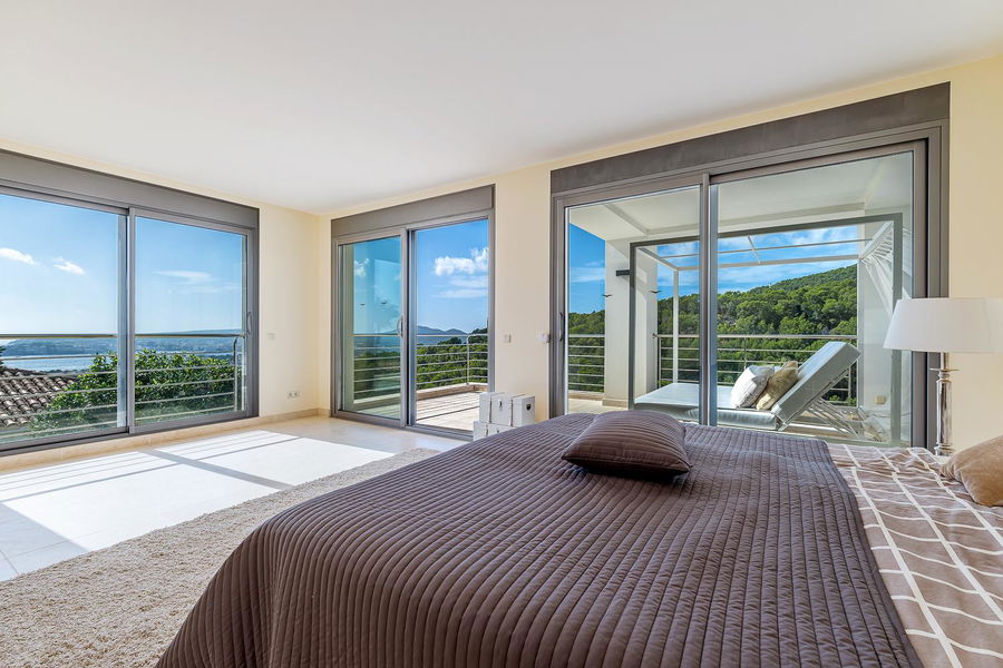Spectacular villa with pool and sea views in Costa d'en Blanes