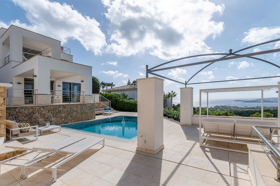 Spectacular villa with pool and sea views in Costa d'en Blanes
