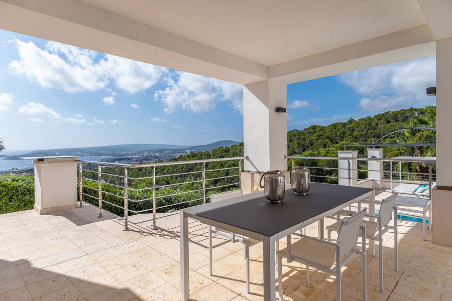 Spectacular villa with pool and sea views in Costa d'en Blanes