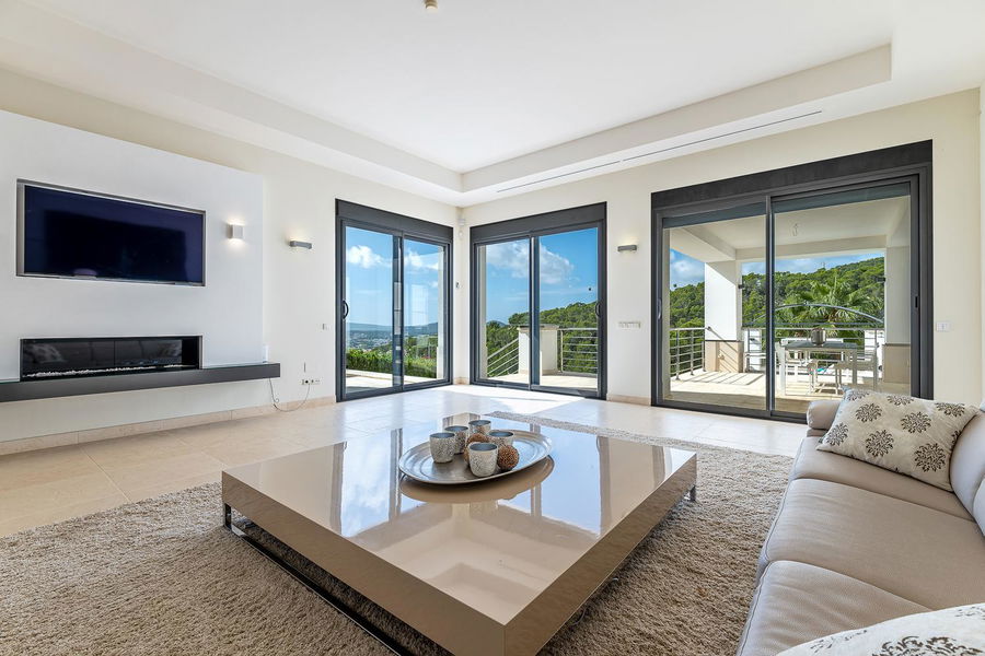 Spectacular villa with pool and sea views in Costa d'en Blanes