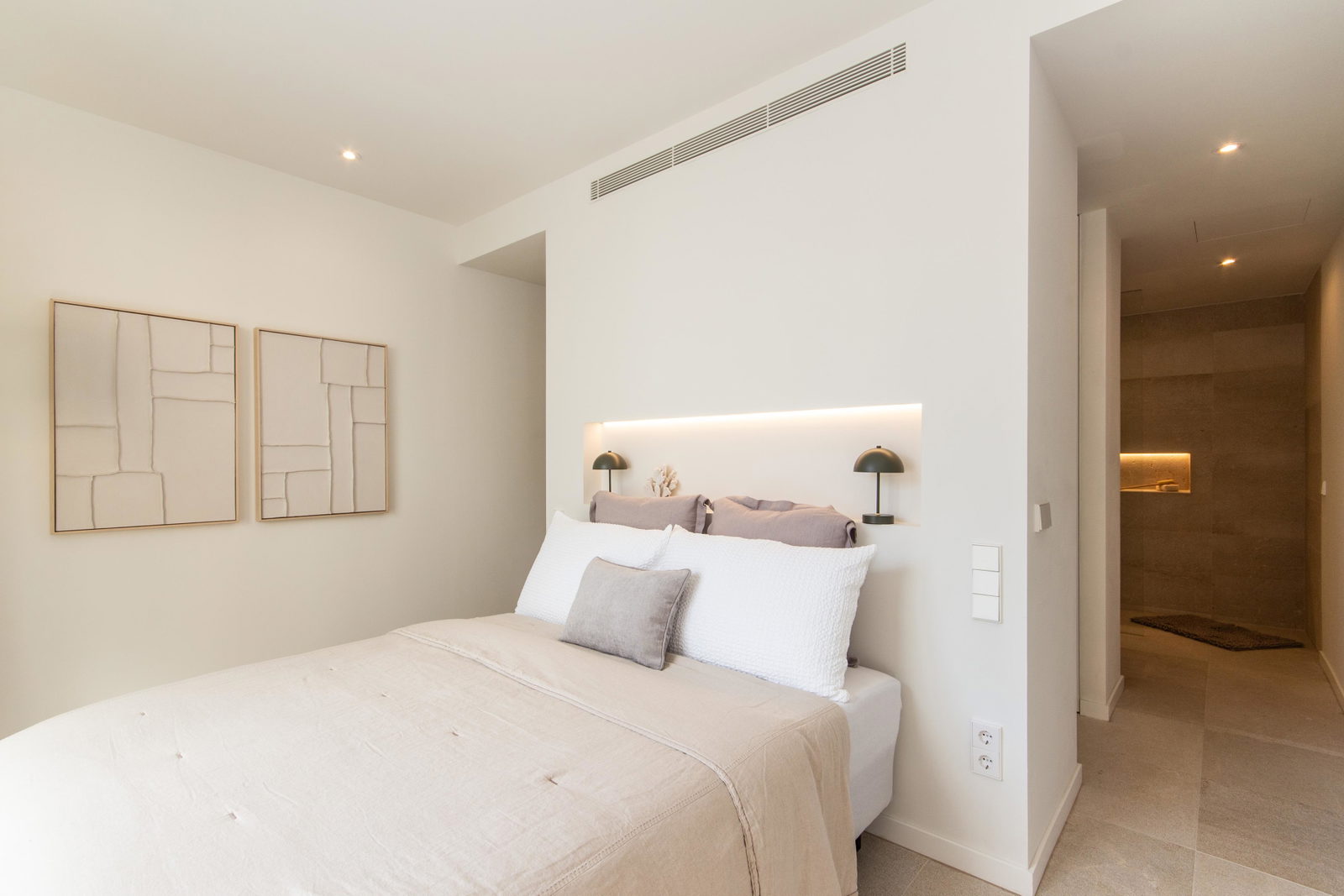 Nueva casa con piscina en la azotea y vistas al mar en Molinar