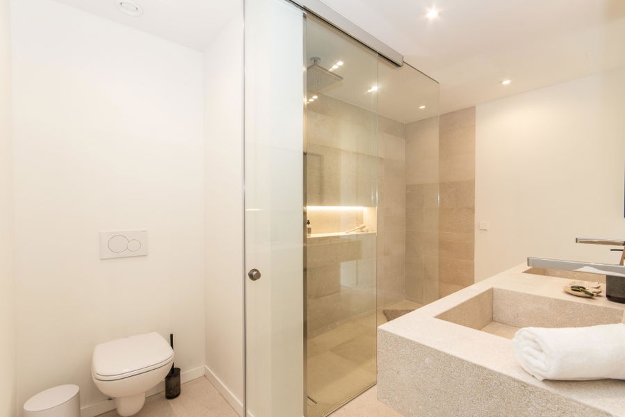 Nueva casa con piscina en la azotea y vistas al mar en Molinar