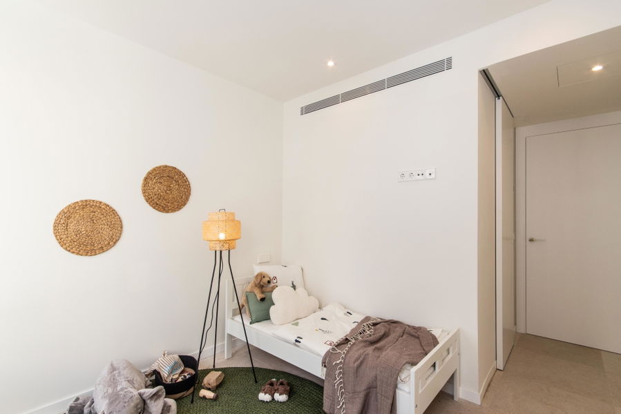 Nueva casa con piscina en la azotea y vistas al mar en Molinar