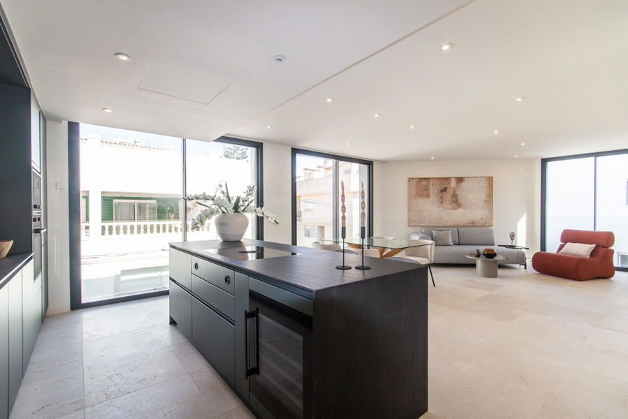 Nueva casa con piscina en la azotea y vistas al mar en Molinar