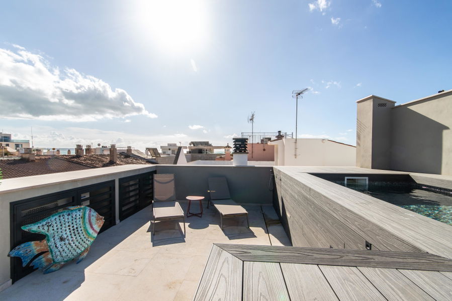 Nueva casa con piscina en la azotea y vistas al mar en Molinar