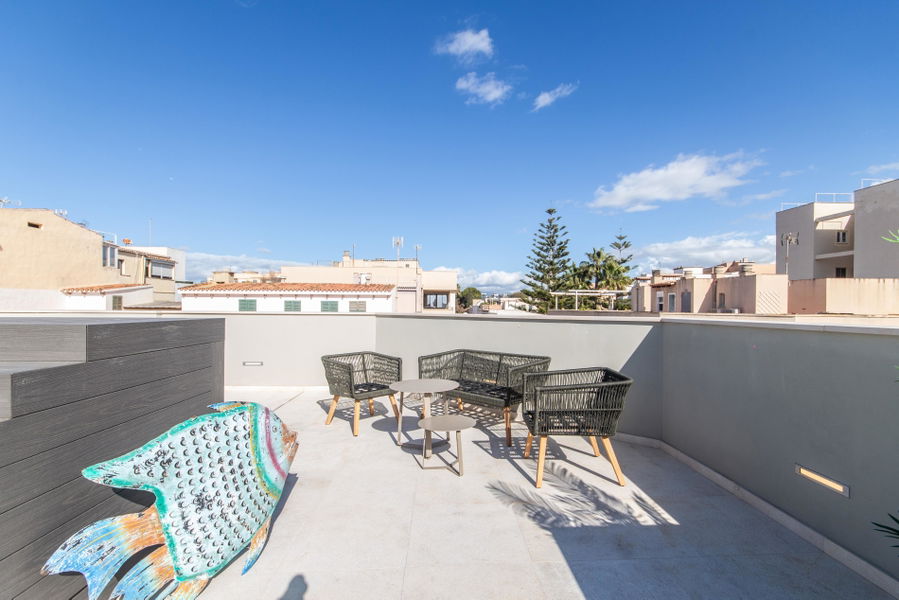 Nueva casa con piscina en la azotea y vistas al mar en Molinar