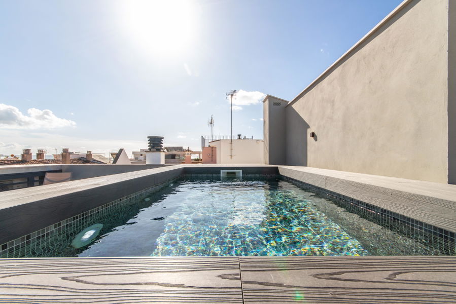 Nueva casa con piscina en la azotea y vistas al mar en Molinar