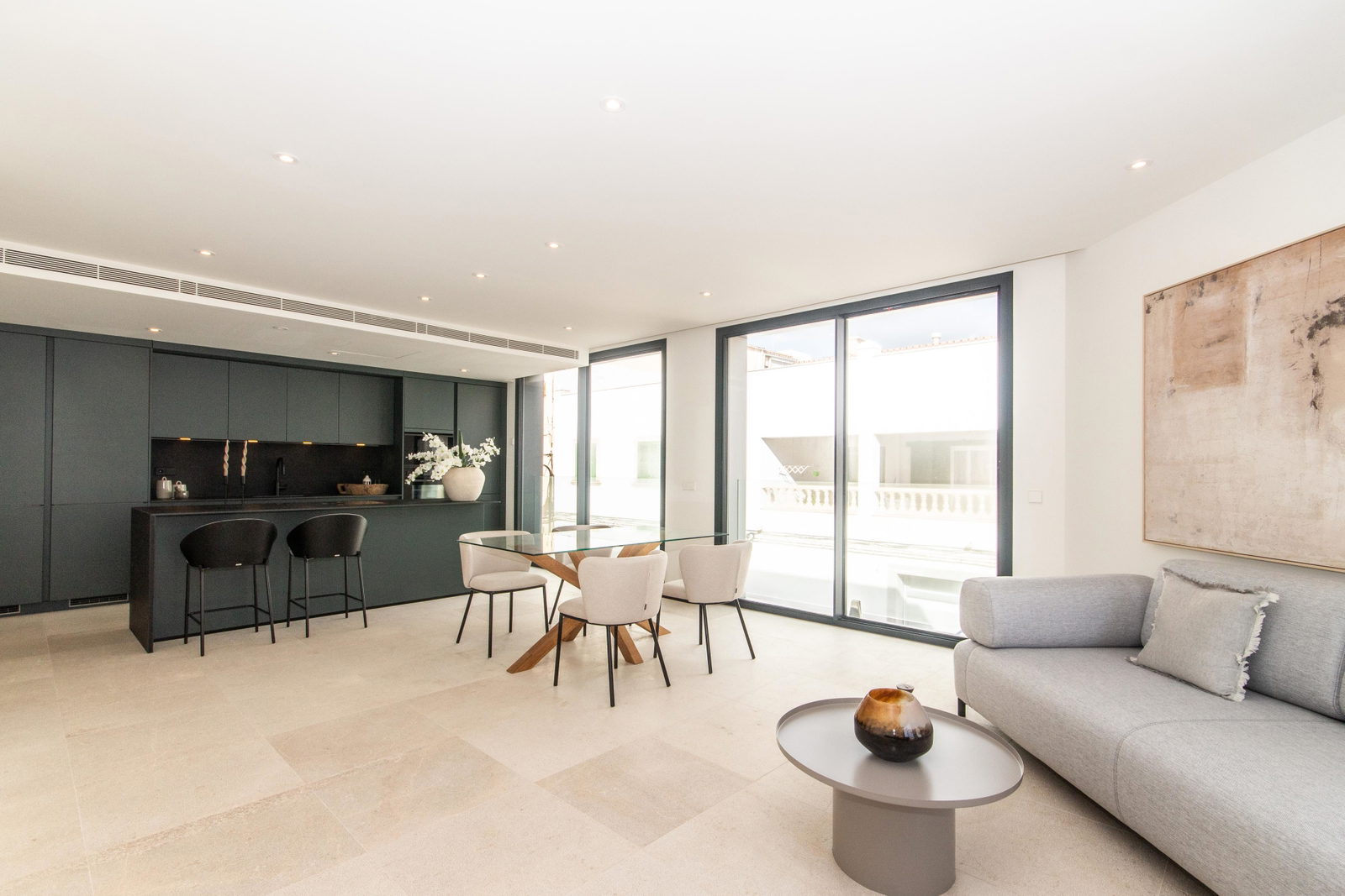 Nueva casa con piscina en la azotea y vistas al mar en Molinar