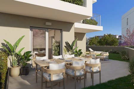 Newly built ground floor apartment with communal pool in Palmanova