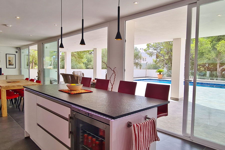 Fantastische moderne Villa mit Pool in Cala D'Or