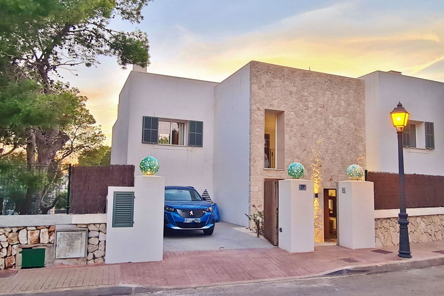 Fantastische moderne Villa mit Pool in Cala D'Or
