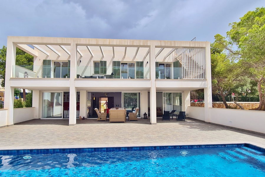 Fantastische moderne Villa mit Pool in Cala D'Or